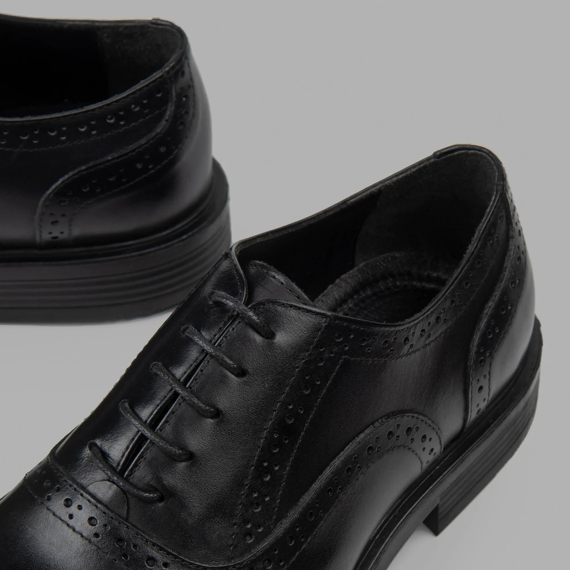 Oxford Brogue Shoes - Black